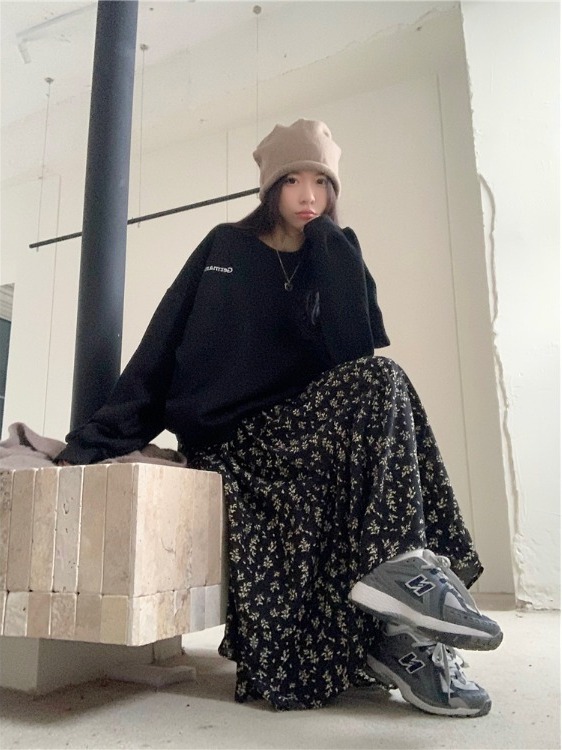 กระโปรงมิดิทรงเอพิมพ์ลายดอกไม้ - Midi Skirt Floral บทวิจารณ์และราคา